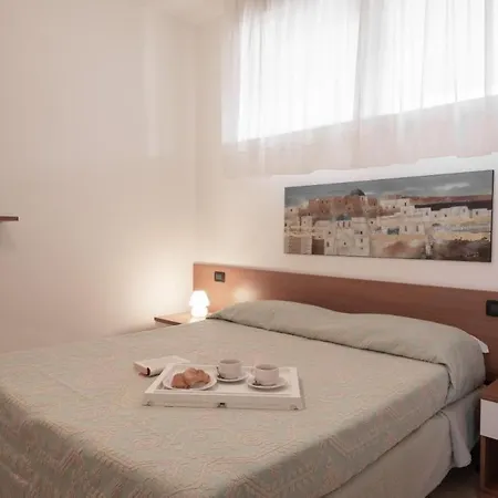 Stylish Le Fontane 2 Bedroom 6 Persons Plus Child Bed No 2511 Apartment *