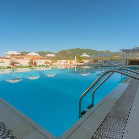Stylish Le Fontane 2 Bedroom 6 Persons Plus Child Bed No 2511 Apartment Villasimius