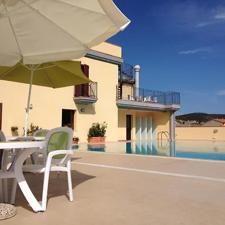 Stylish Le Fontane 2 Bedroom 6 Persons Plus Child Bed No 2511 *